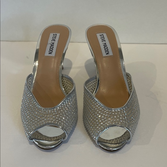 Steve Madden Silver Studded kitten heels size 7M - Picture 1 of 7